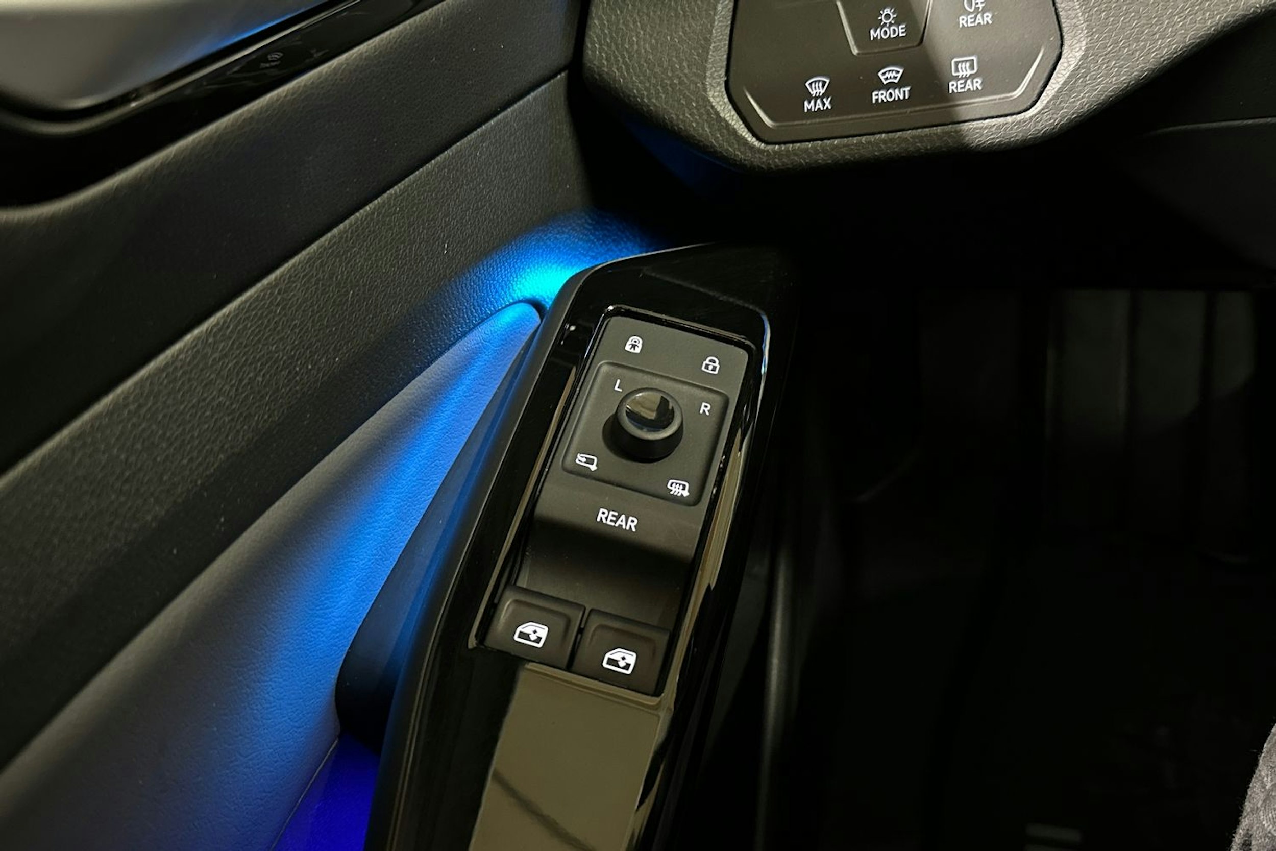 sininen Volkswagen ID.5 2022 kuva 28.