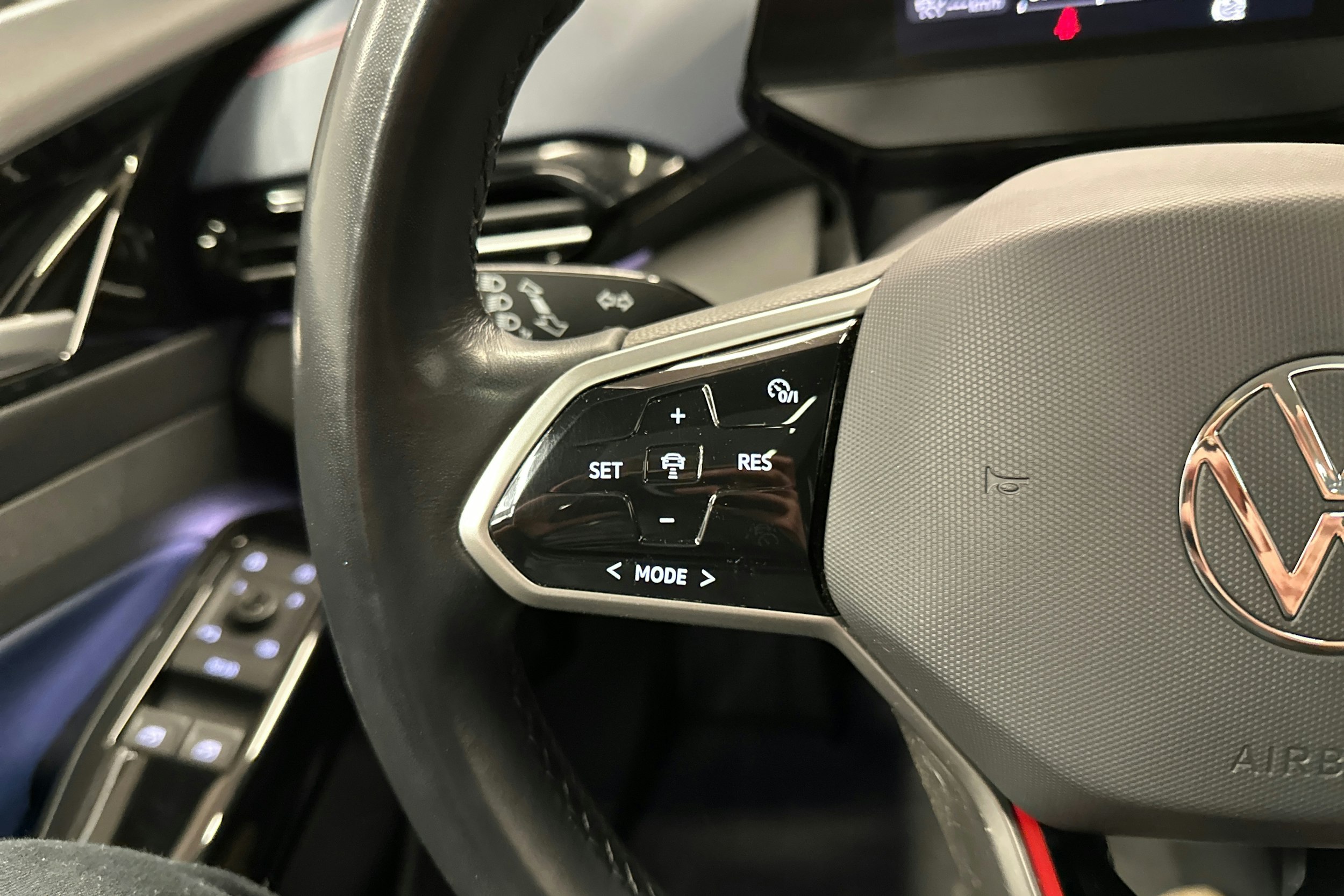 punainen Volkswagen ID.5 2022 kuva 14.