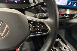 punainen Volkswagen ID.5 2022 kuva 15.