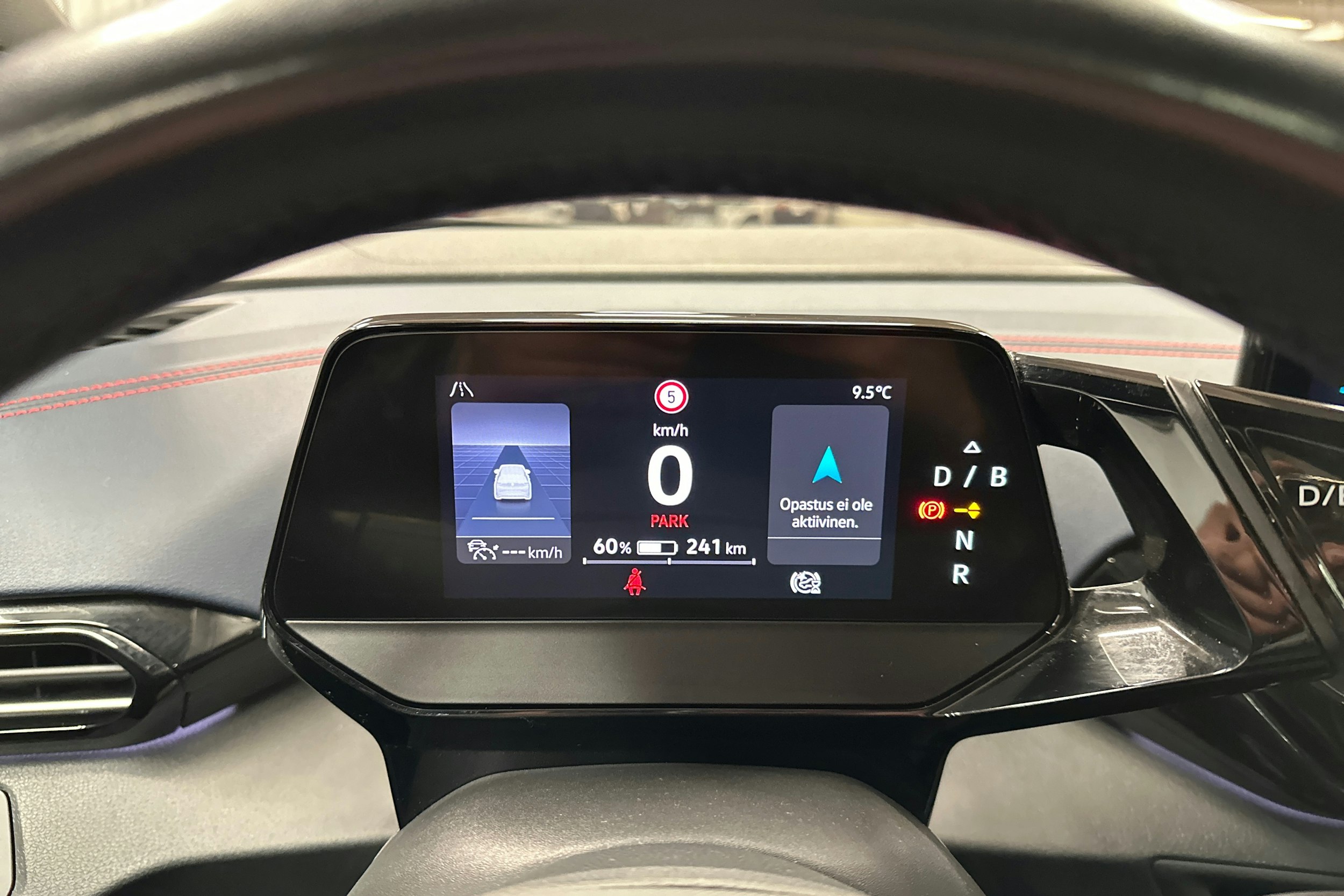 punainen Volkswagen ID.5 2022 kuva 16.