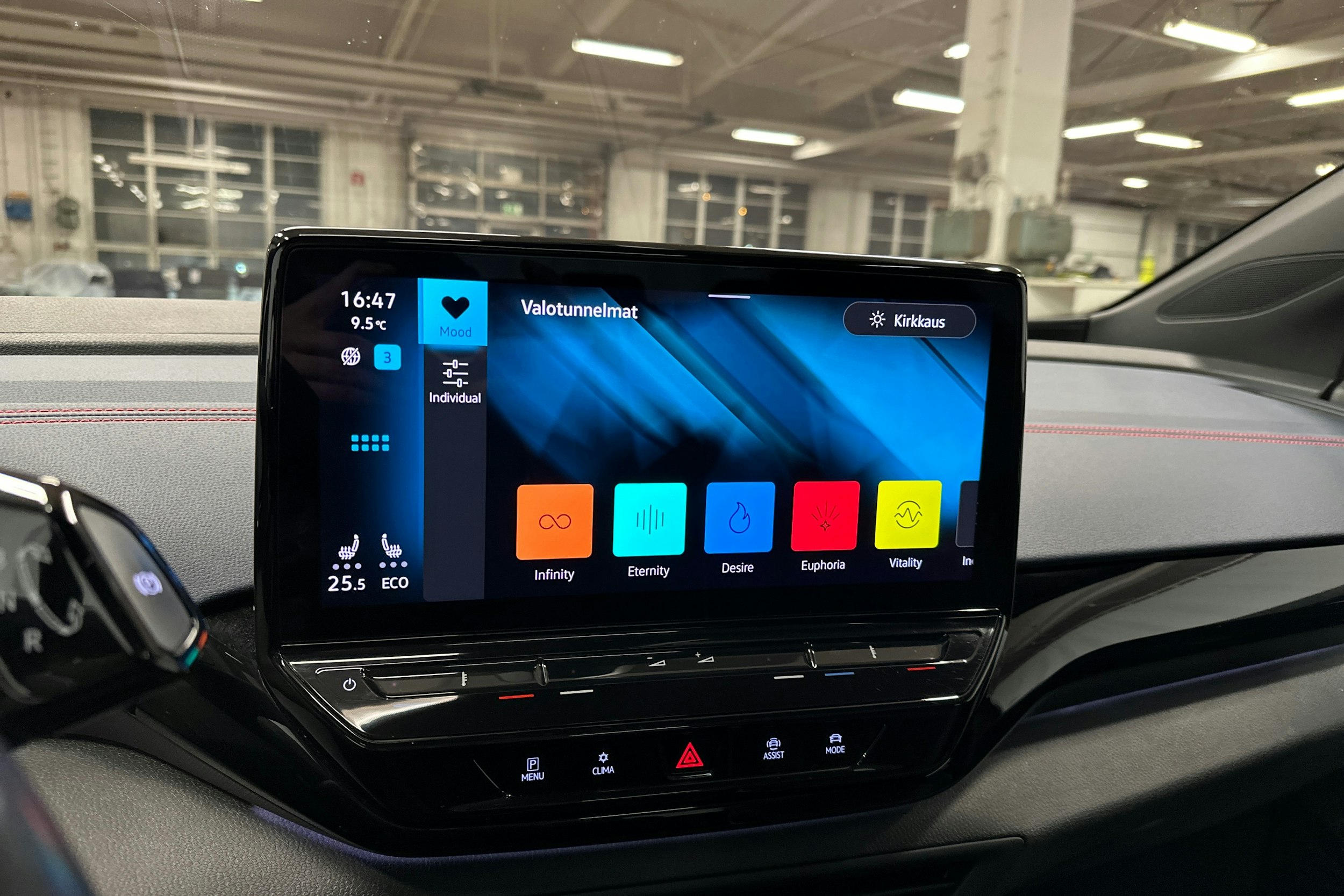 punainen Volkswagen ID.5 2022 kuva 23.