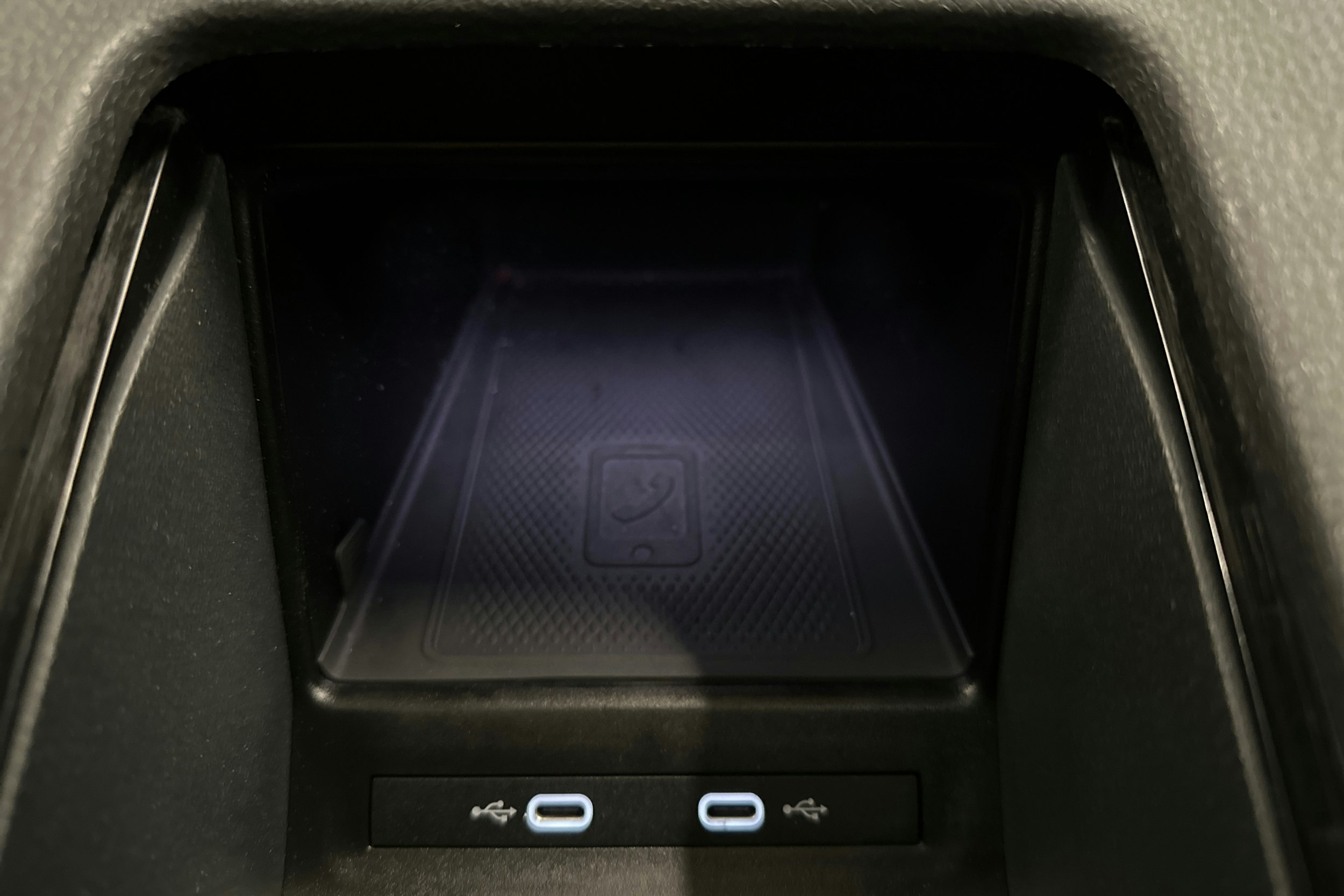 punainen Volkswagen ID.5 2022 kuva 25.