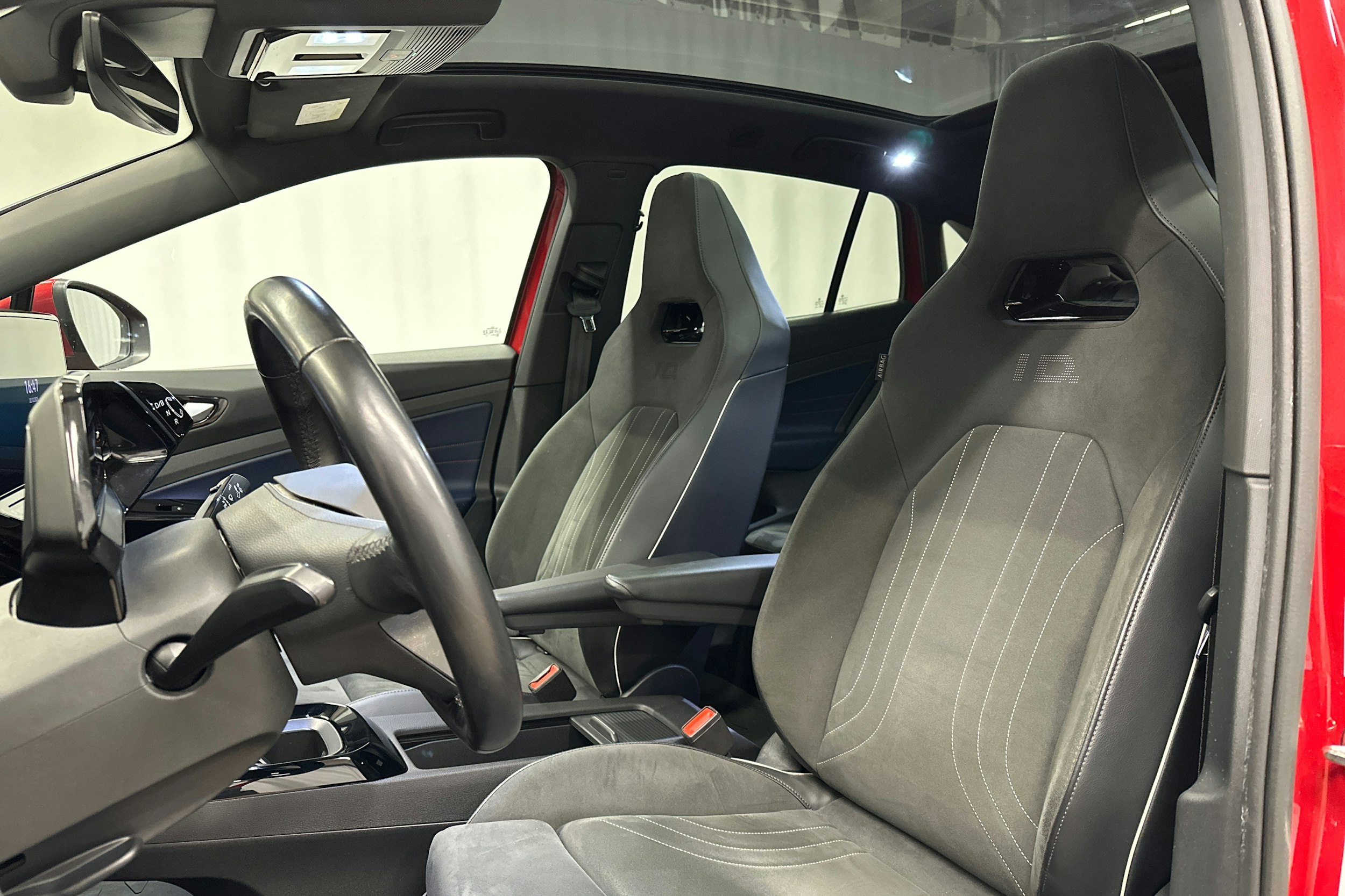 punainen Volkswagen ID.5 2022 kuva 26.