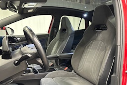 punainen Volkswagen ID.5 2022 kuva 26.