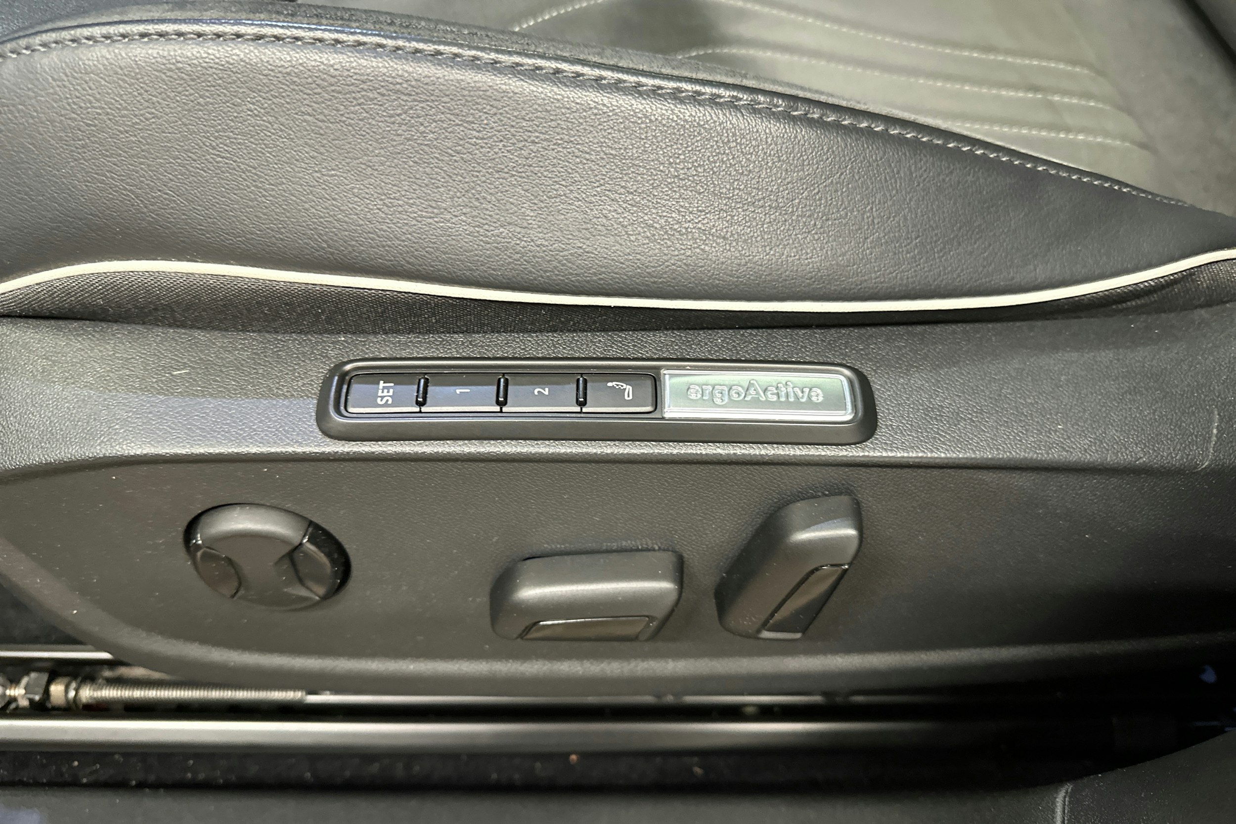 punainen Volkswagen ID.5 2022 kuva 27.