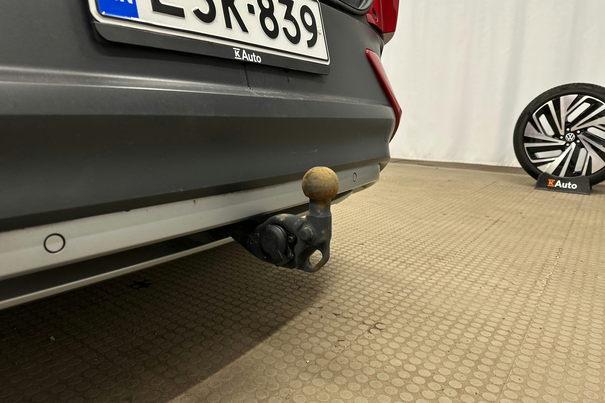 punainen Volkswagen ID.5 2022 kuva 30.