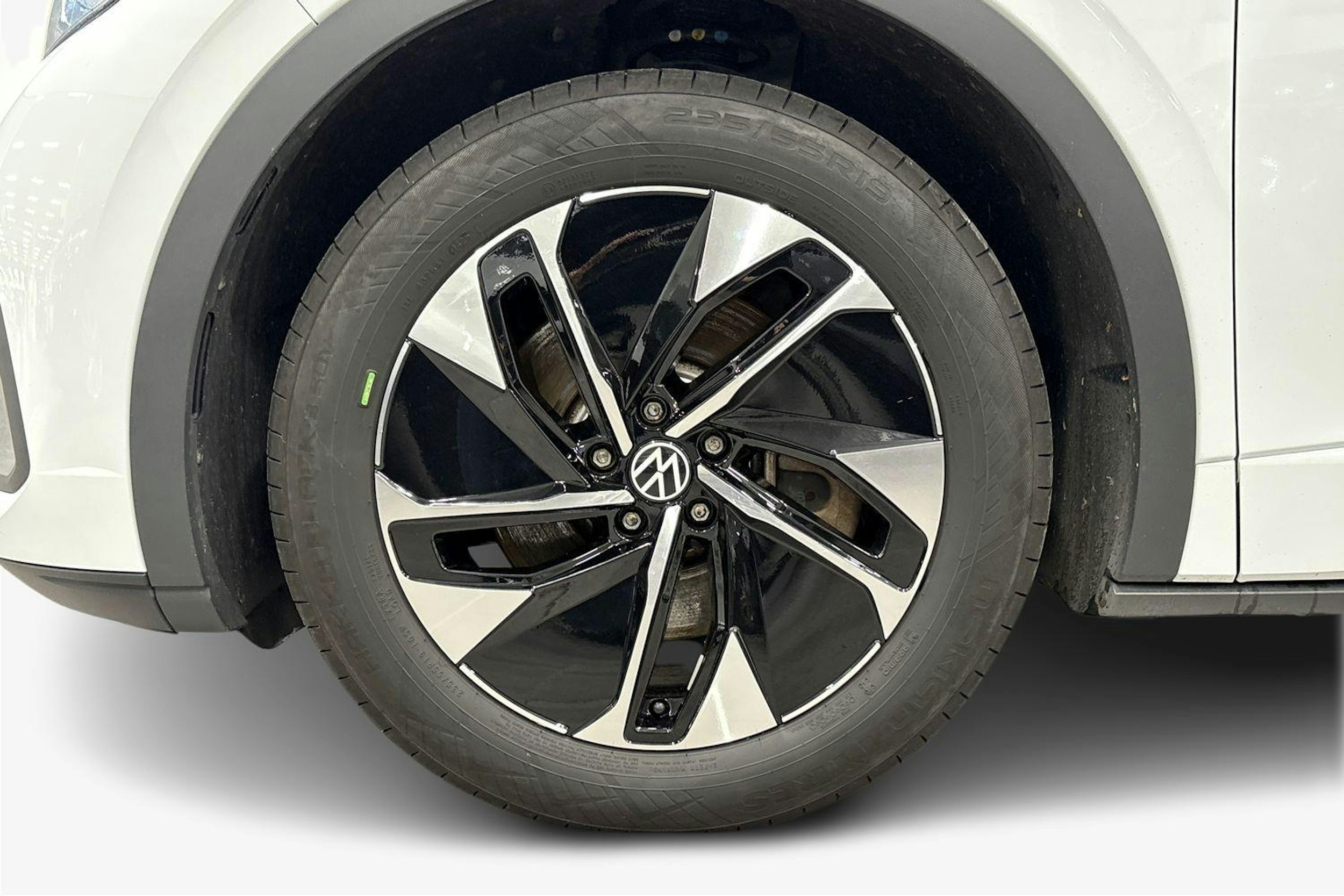 valkoinen Volkswagen ID.5 2022 kuva 9.