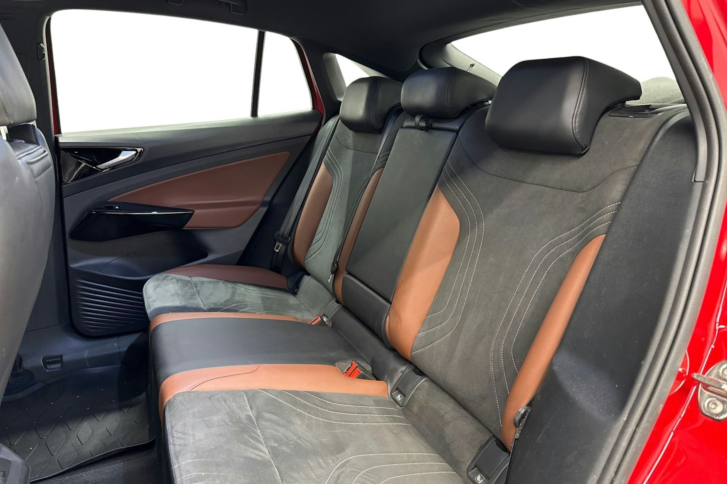 punainen Volkswagen ID.5 2023 kuva 10.