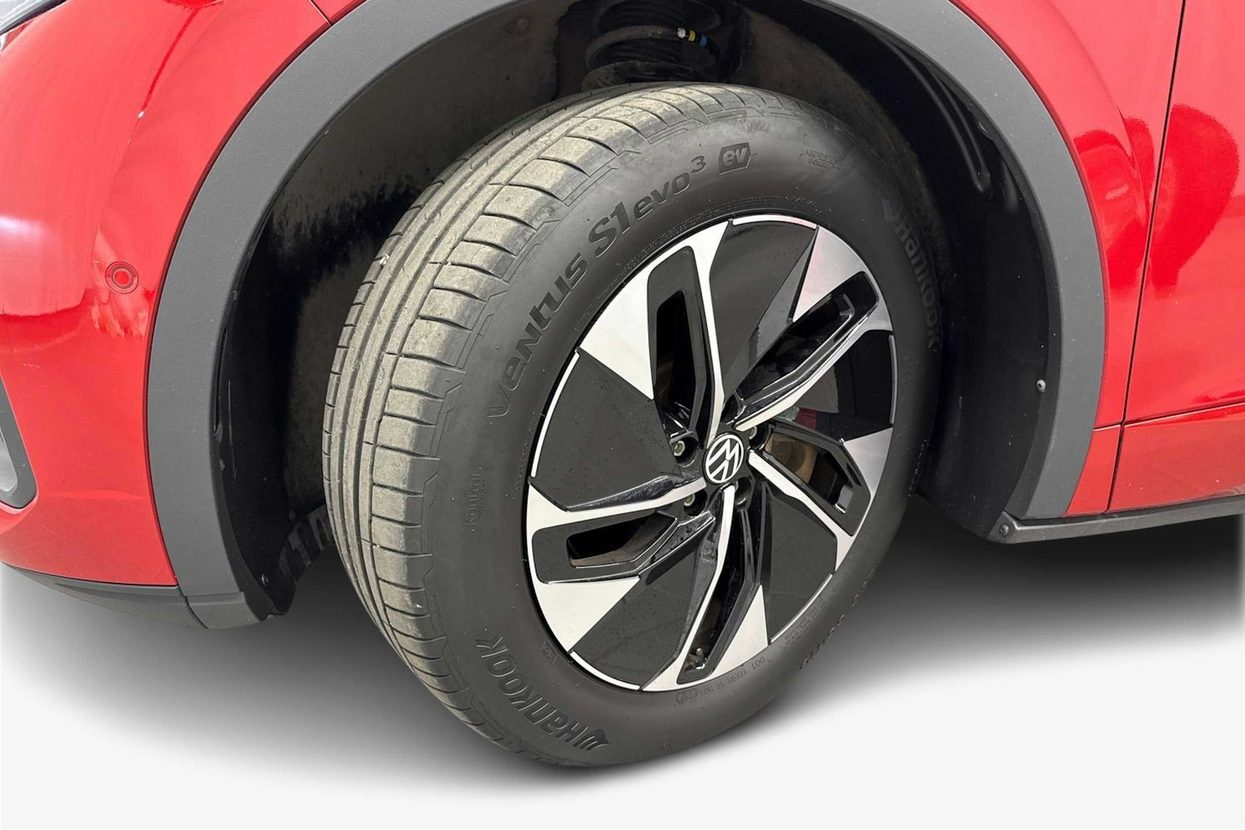 punainen Volkswagen ID.5 2023 kuva 11.