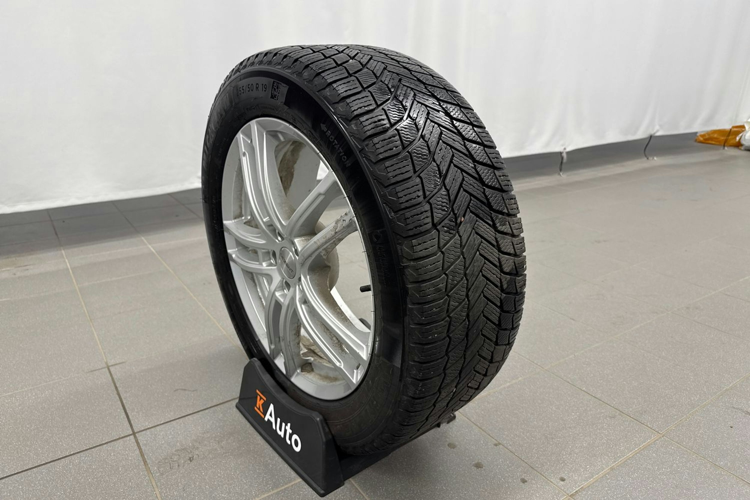 punainen Volkswagen ID.5 2023 kuva 13.