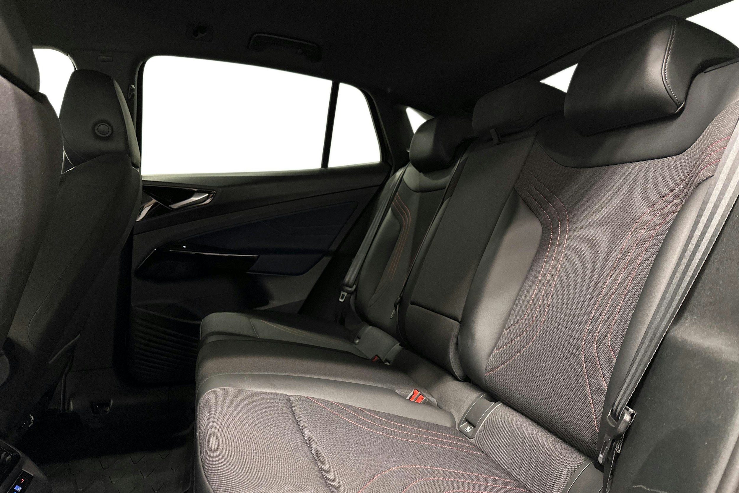 musta Volkswagen ID.5 2022 kuva 10.