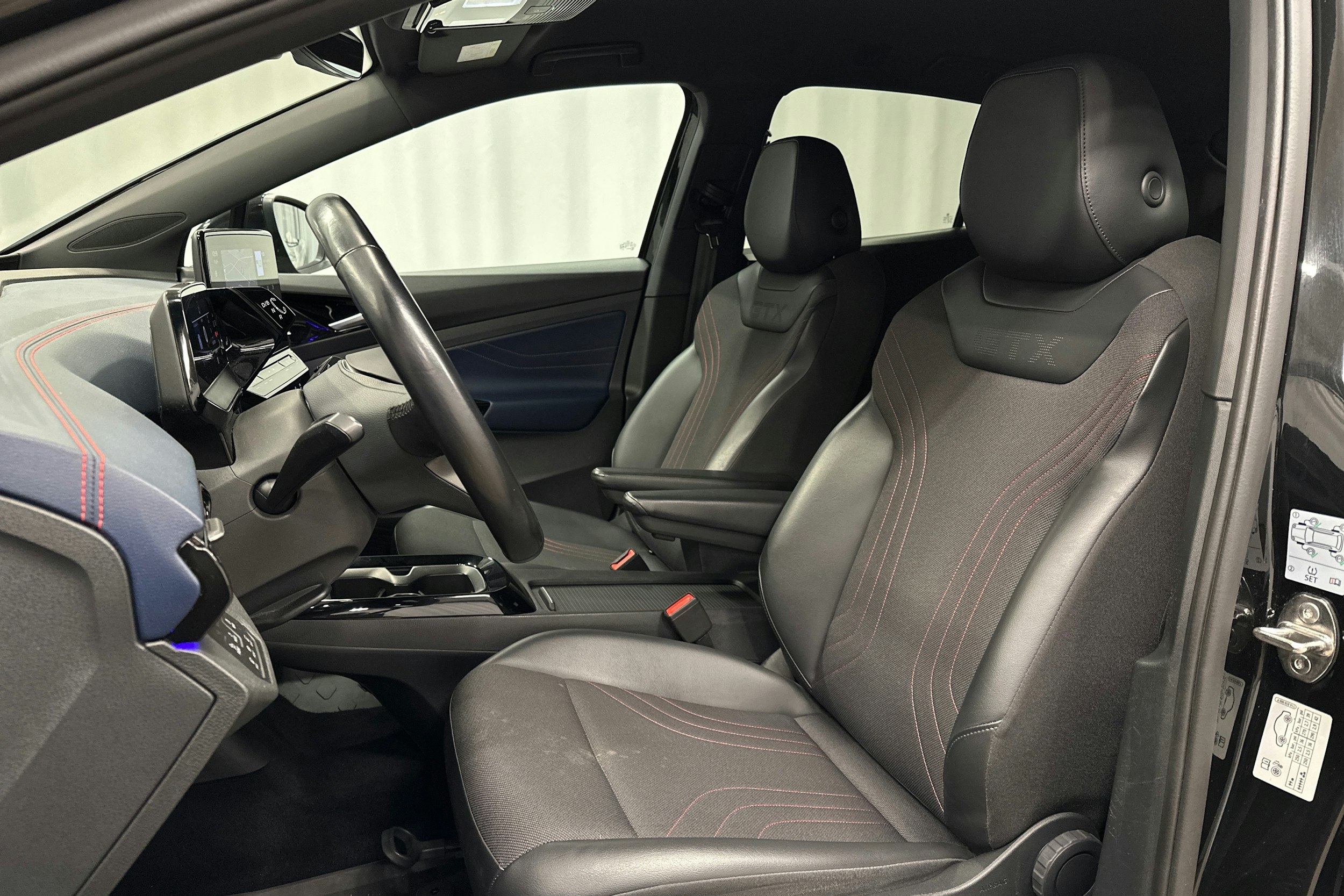 musta Volkswagen ID.5 2022 kuva 17.