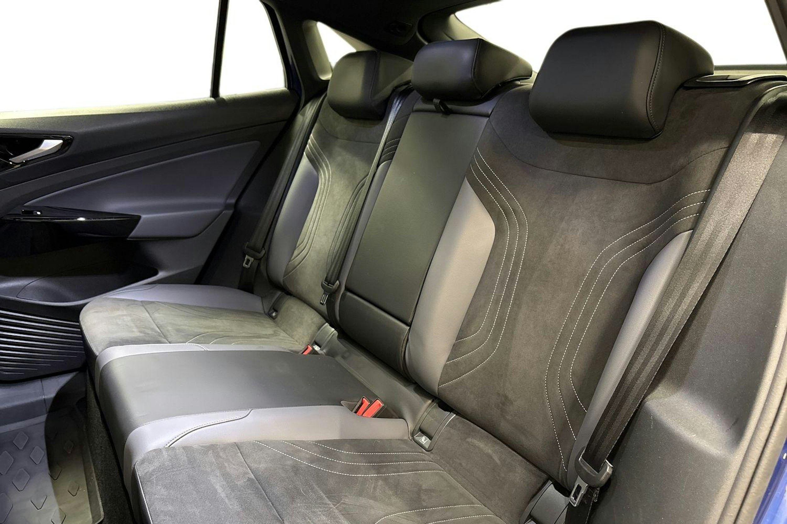 sininen Volkswagen ID.5 2022 kuva 10.