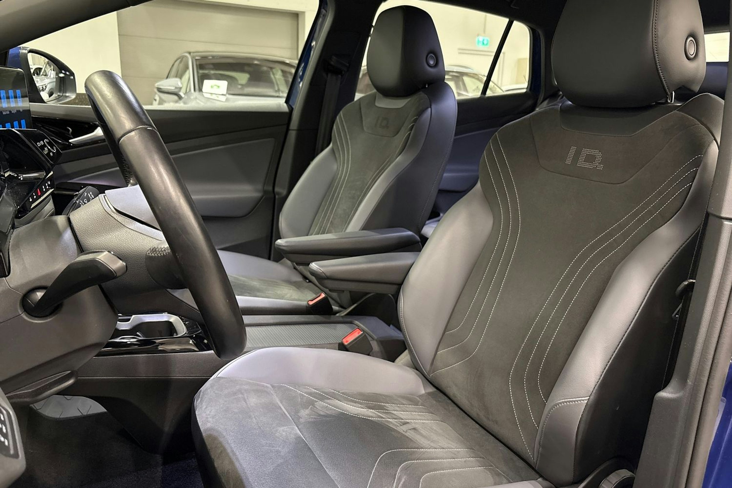 sininen Volkswagen ID.5 2022 kuva 14.