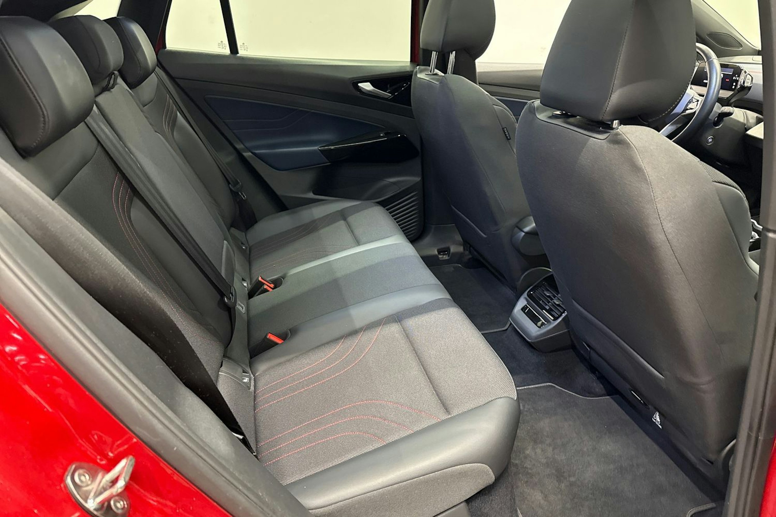 Punainen Volkswagen ID.5 2022 kuva 14.