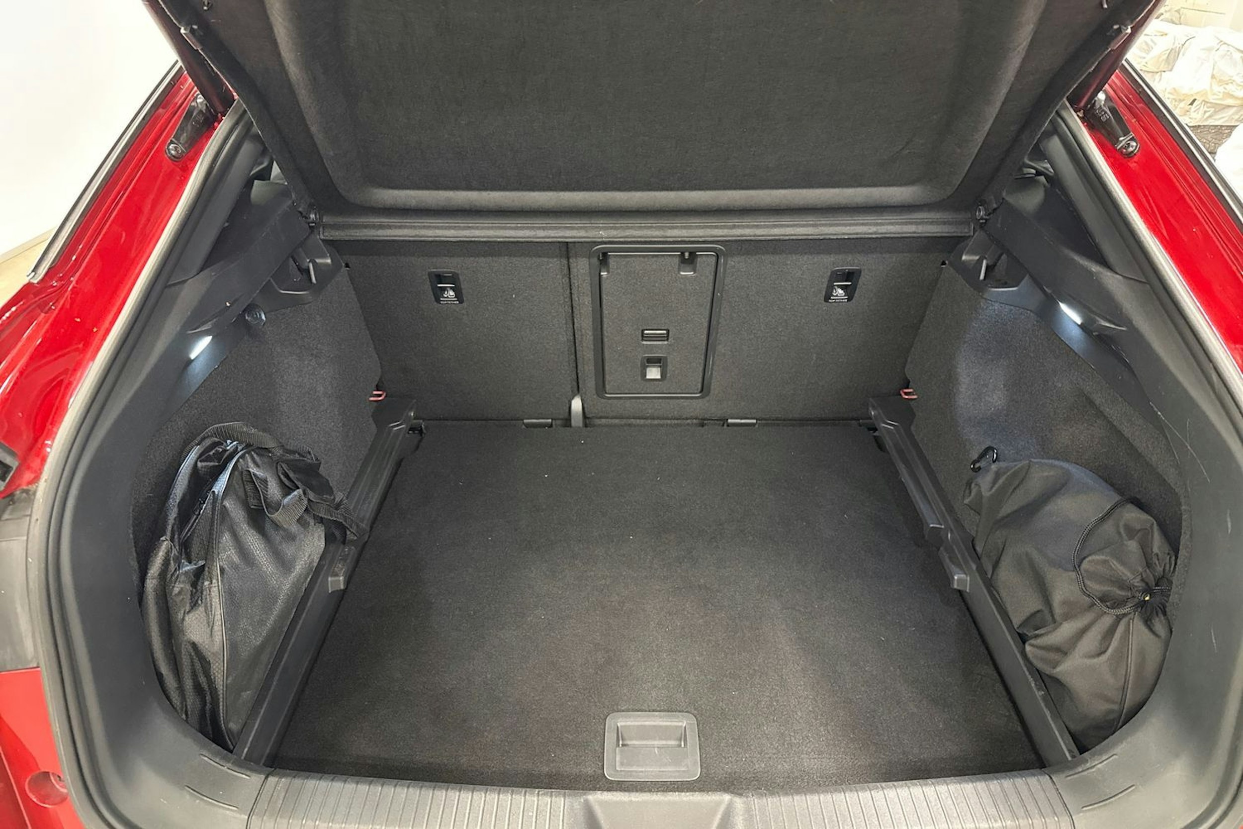 Punainen Volkswagen ID.5 2022 kuva 15.