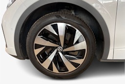 valkoinen Volkswagen ID.5 2022 kuva 11.