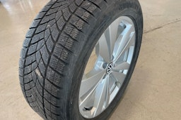valkoinen Volkswagen ID.5 2022 kuva 37.
