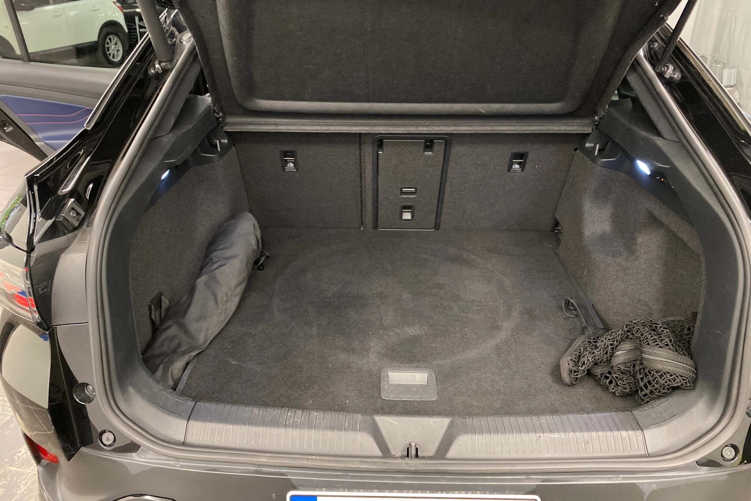 musta Volkswagen ID.5 2022 kuva 11.