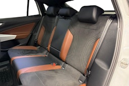 valkoinen Volkswagen ID.5 2022 kuva 10.