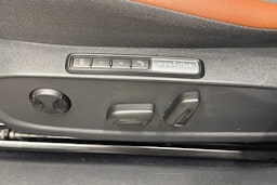 valkoinen Volkswagen ID.5 2022 kuva 25.