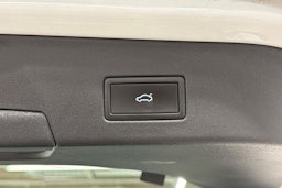 valkoinen Volkswagen ID.5 2022 kuva 26.