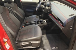 punainen Volkswagen ID.5 2022 kuva 14.