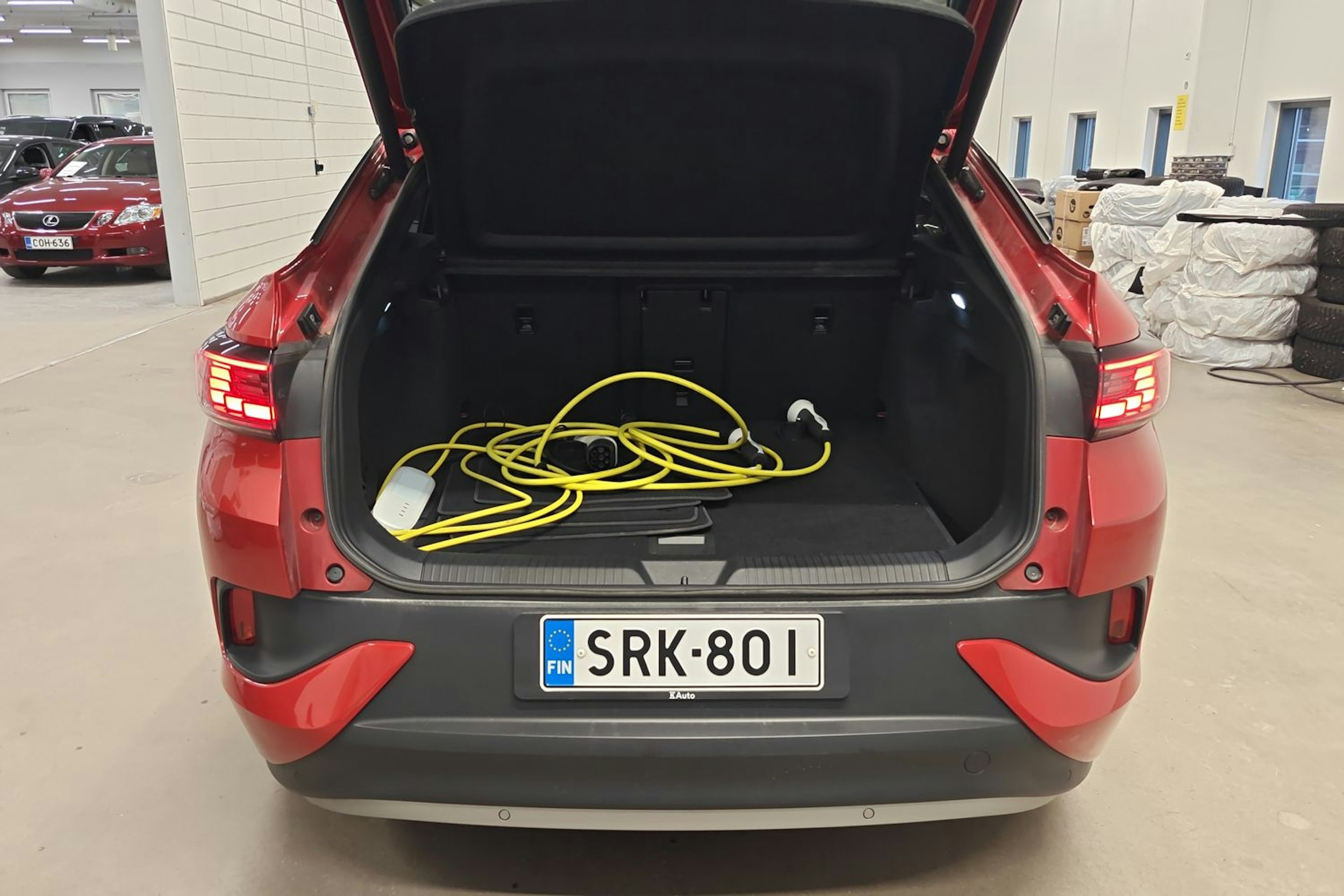 punainen Volkswagen ID.5 2022 kuva 15.