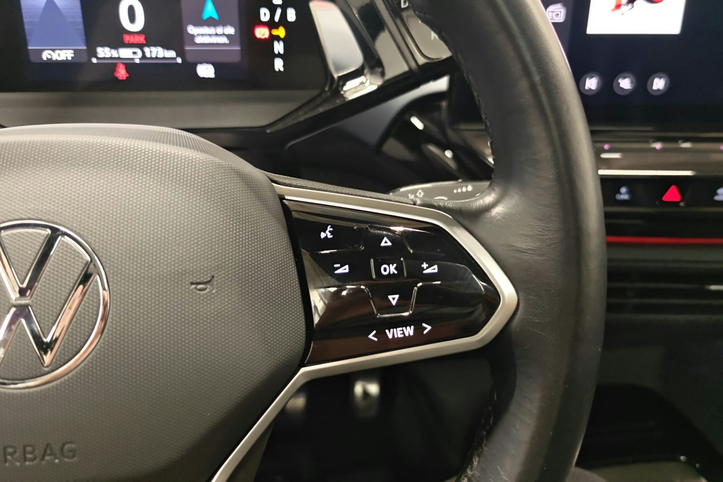 punainen Volkswagen ID.5 2022 kuva 18.