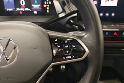 punainen Volkswagen ID.5 2022 kuva 18.