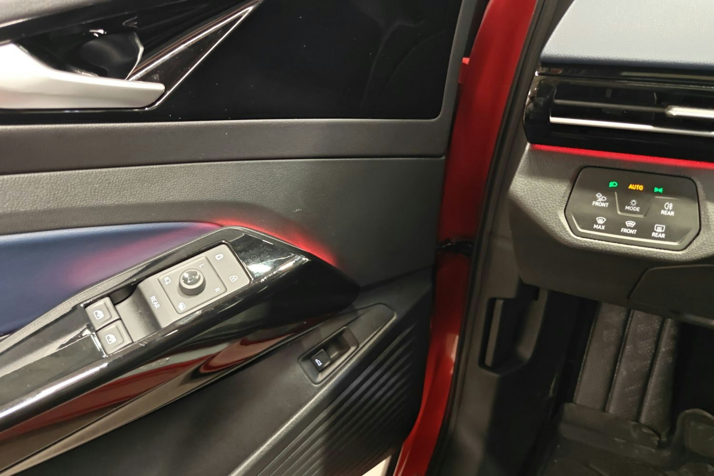 punainen Volkswagen ID.5 2022 kuva 19.