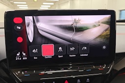 punainen Volkswagen ID.5 2022 kuva 23.