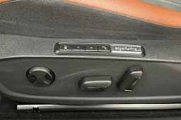 sininen Volkswagen ID.5 2022 kuva 17.