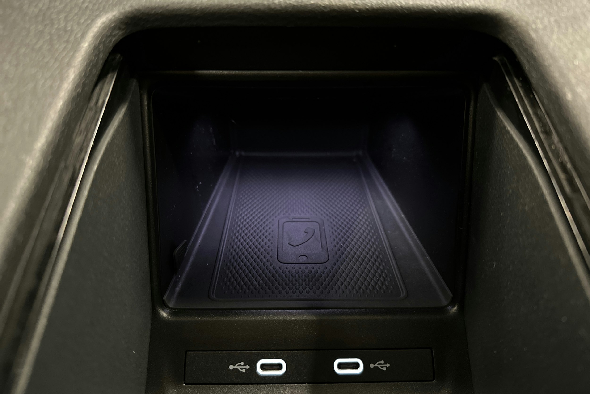 sininen Volkswagen ID.5 2022 kuva 20.