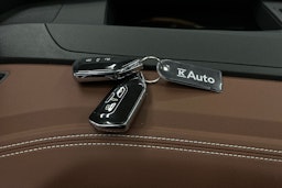 sininen Volkswagen ID.5 2022 kuva 34.