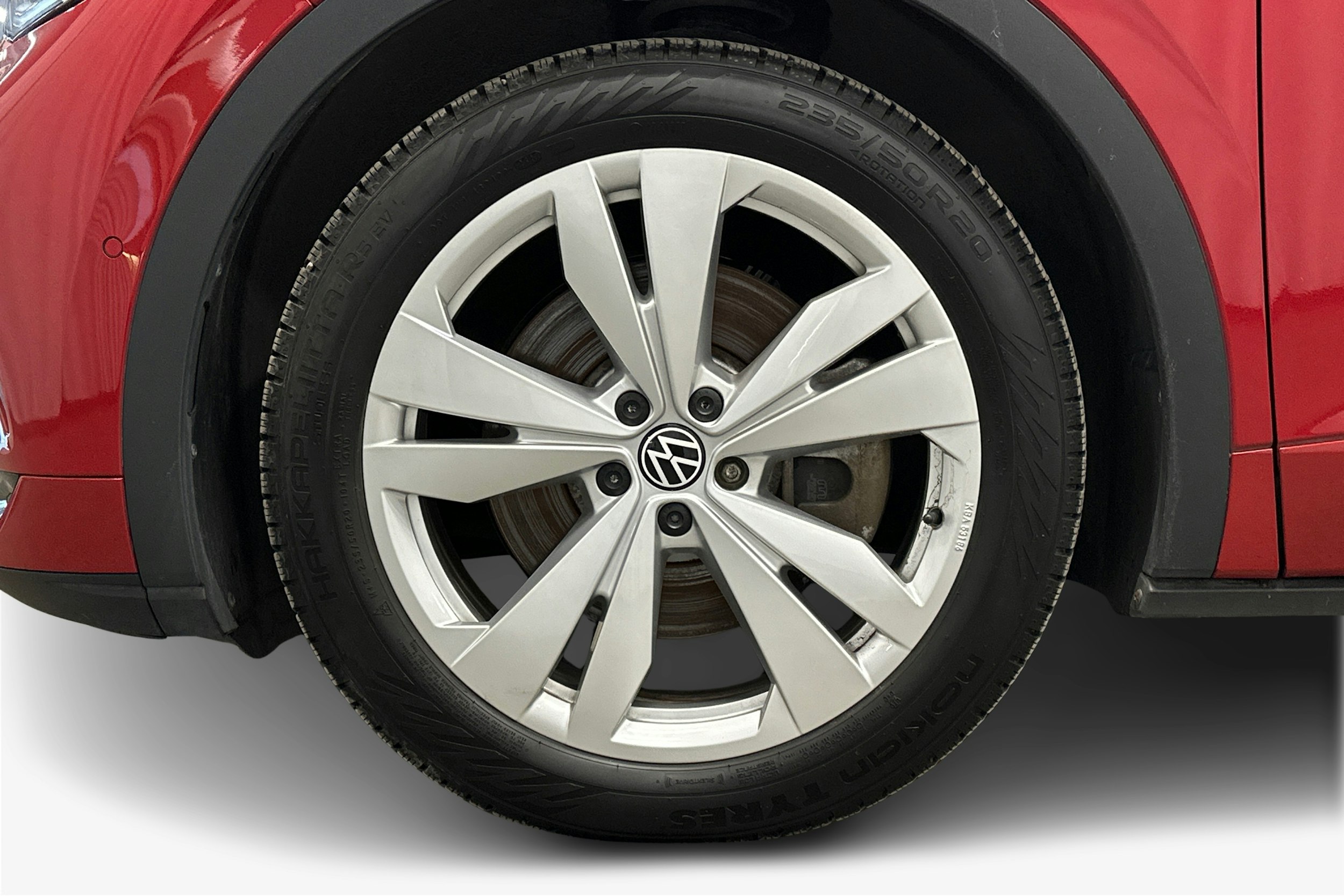 punainen Volkswagen ID.5 2022 kuva 11.