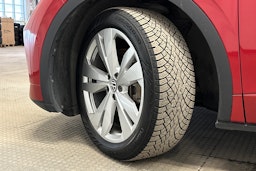 punainen Volkswagen ID.5 2022 kuva 13.