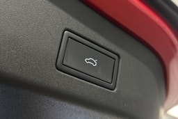 punainen Volkswagen ID.5 2022 kuva 15.