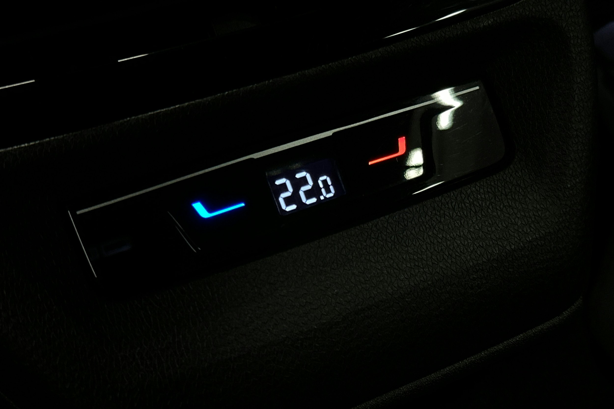 punainen Volkswagen ID.5 2022 kuva 16.