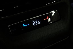 punainen Volkswagen ID.5 2022 kuva 16.