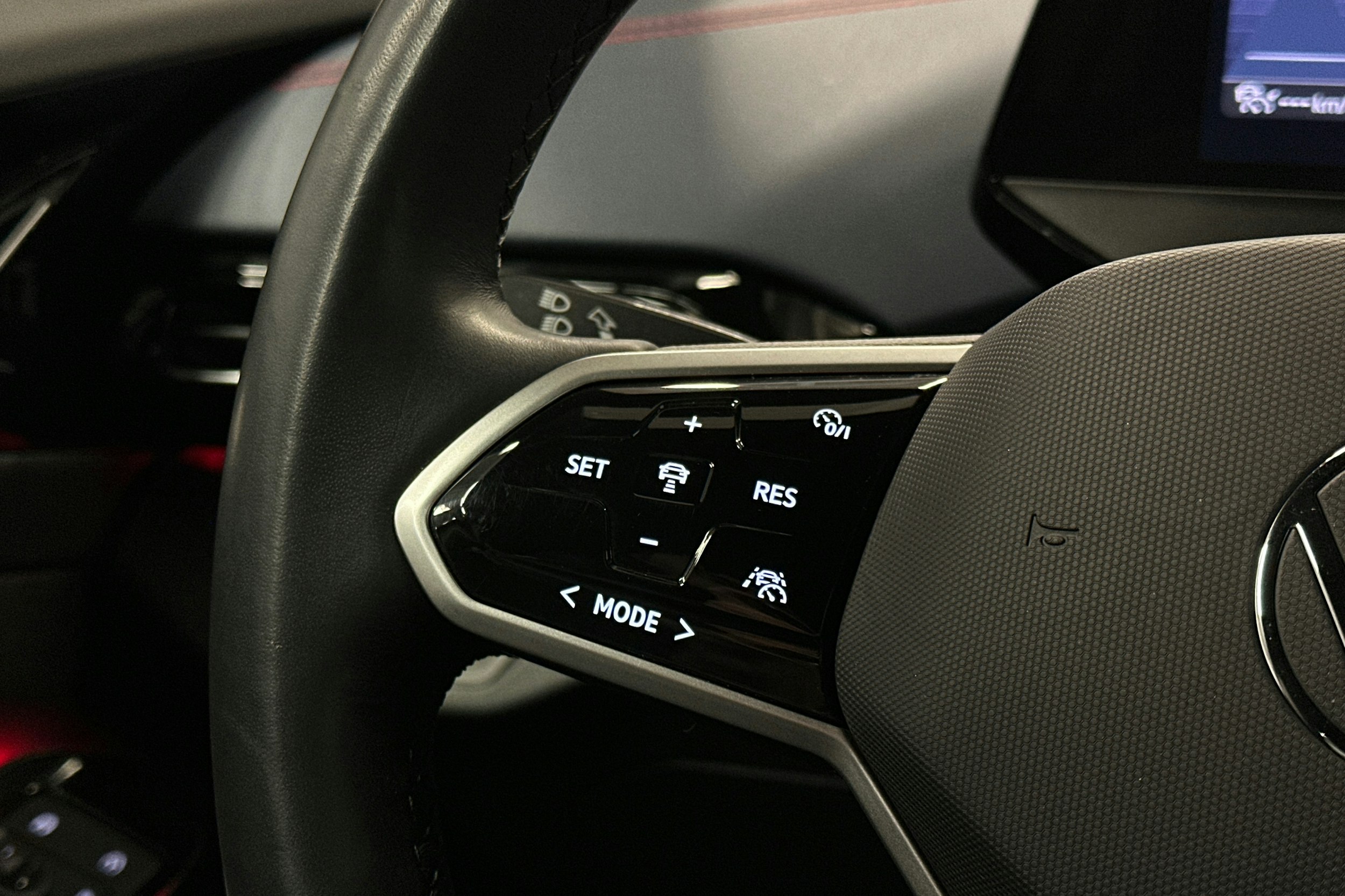 punainen Volkswagen ID.5 2022 kuva 19.