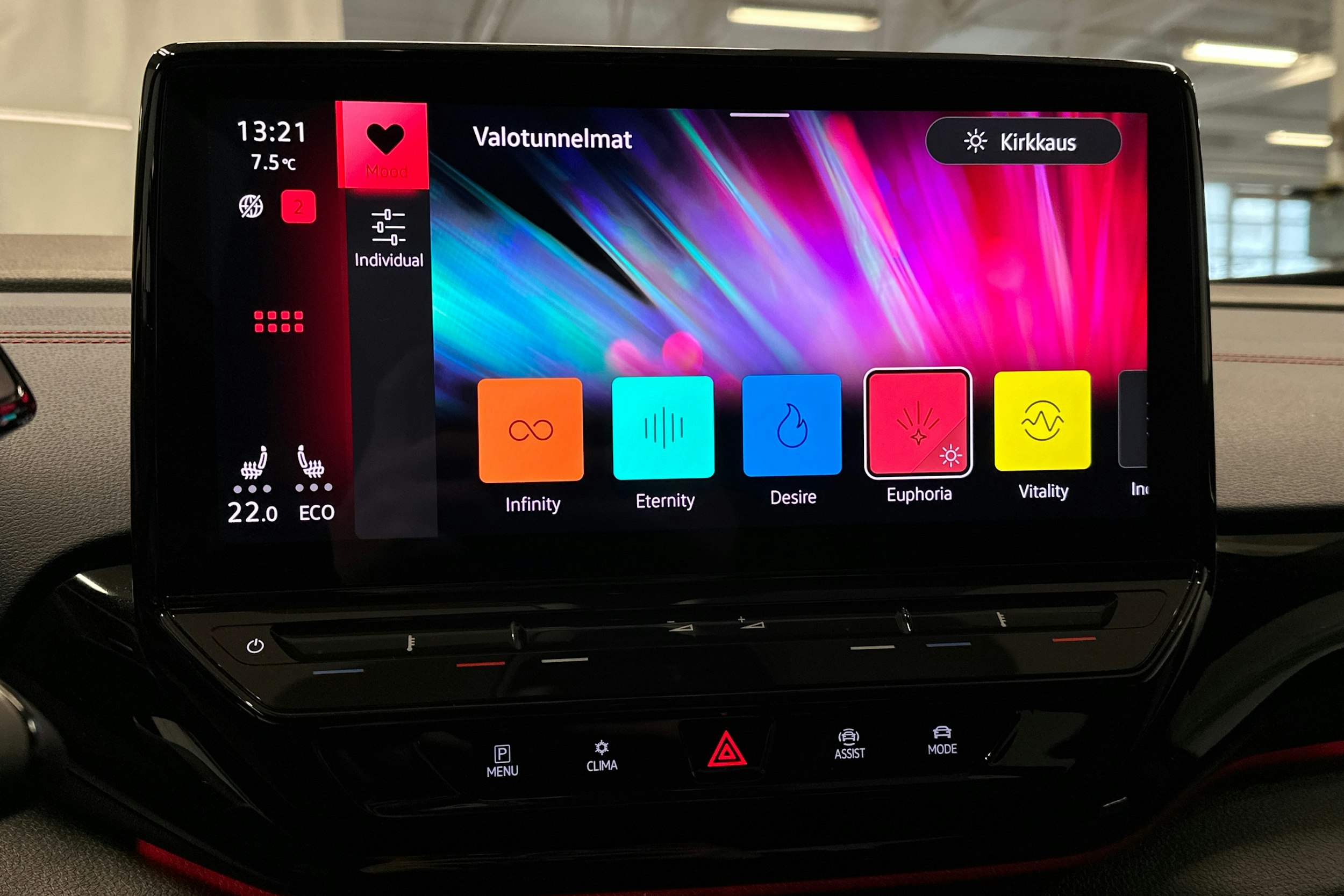 punainen Volkswagen ID.5 2022 kuva 25.