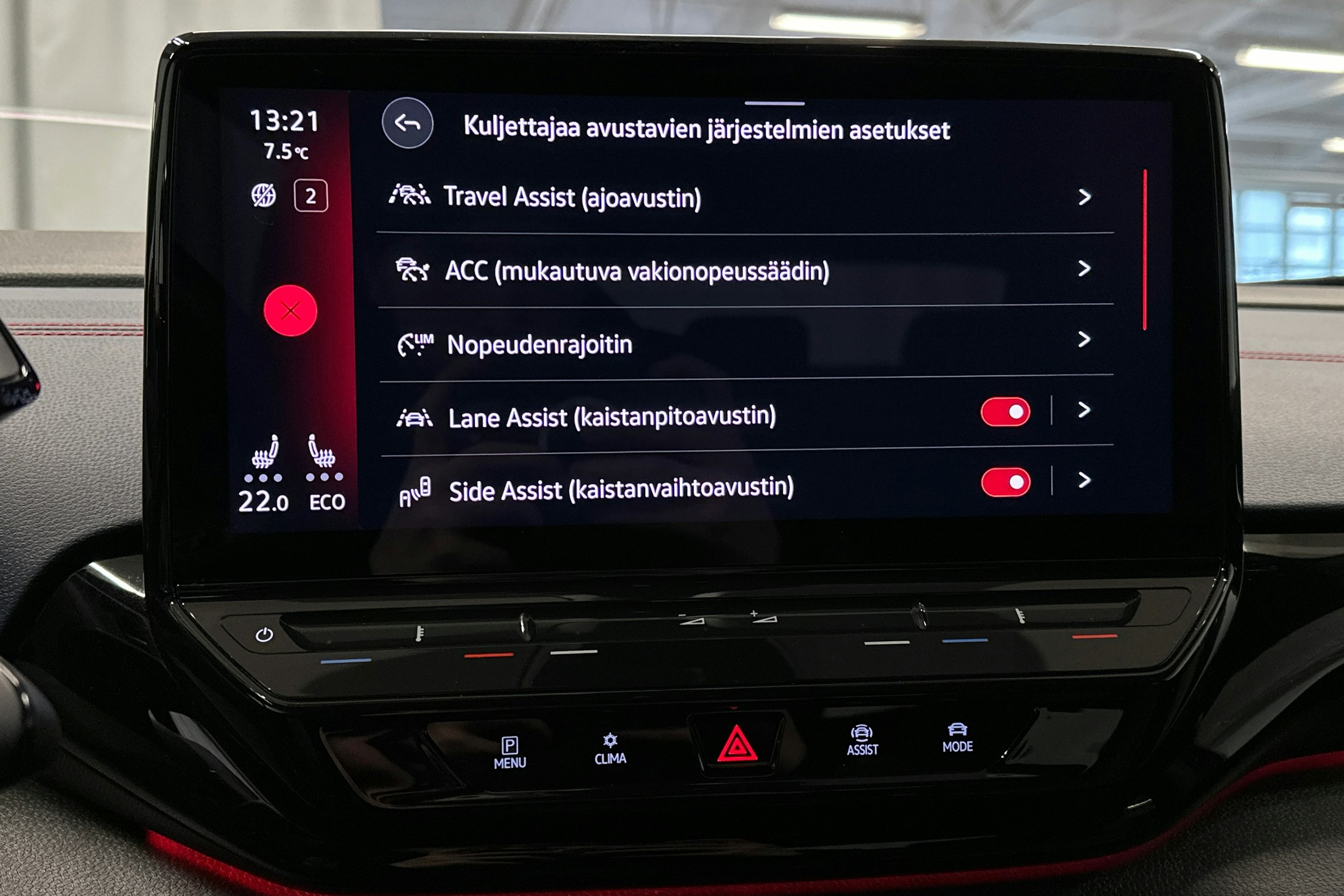 punainen Volkswagen ID.5 2022 kuva 27.