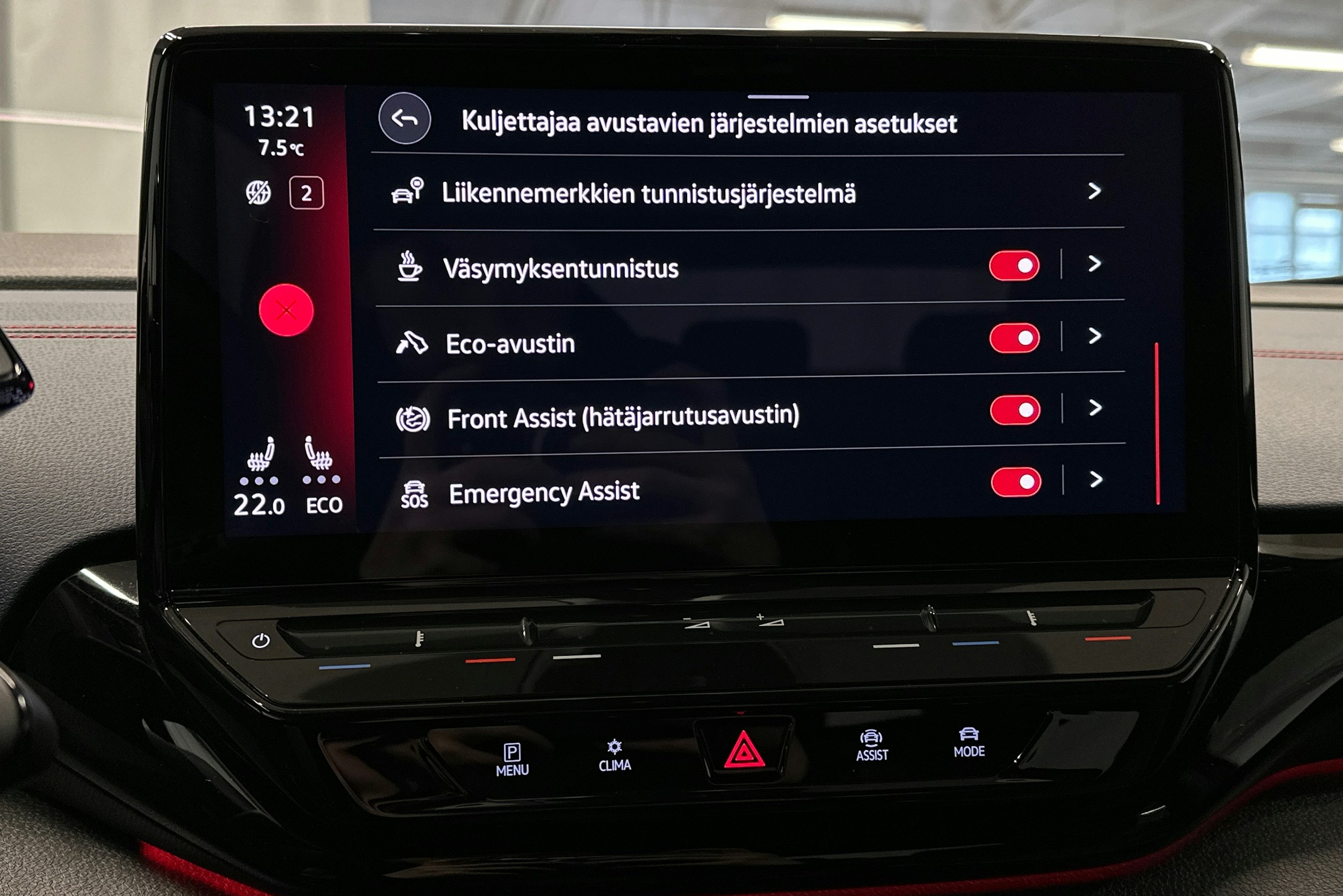 punainen Volkswagen ID.5 2022 kuva 28.