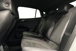 valkoinen Volkswagen ID.5 2022 kuva 10.