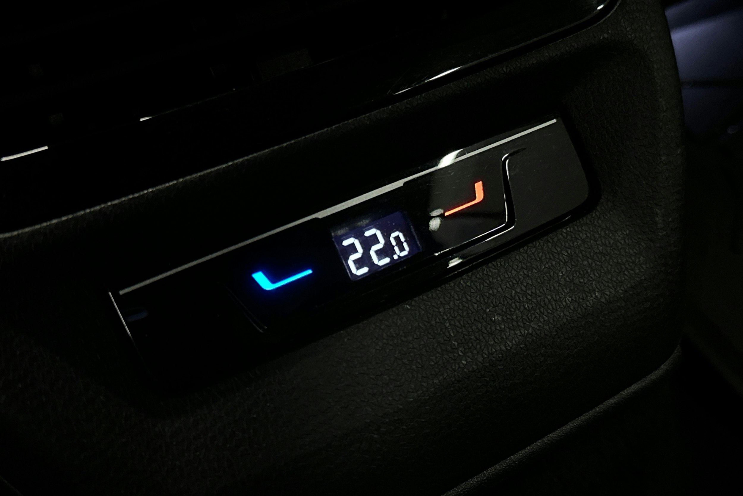 valkoinen Volkswagen ID.5 2022 kuva 16.