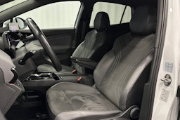 valkoinen Volkswagen ID.5 2022 kuva 17.