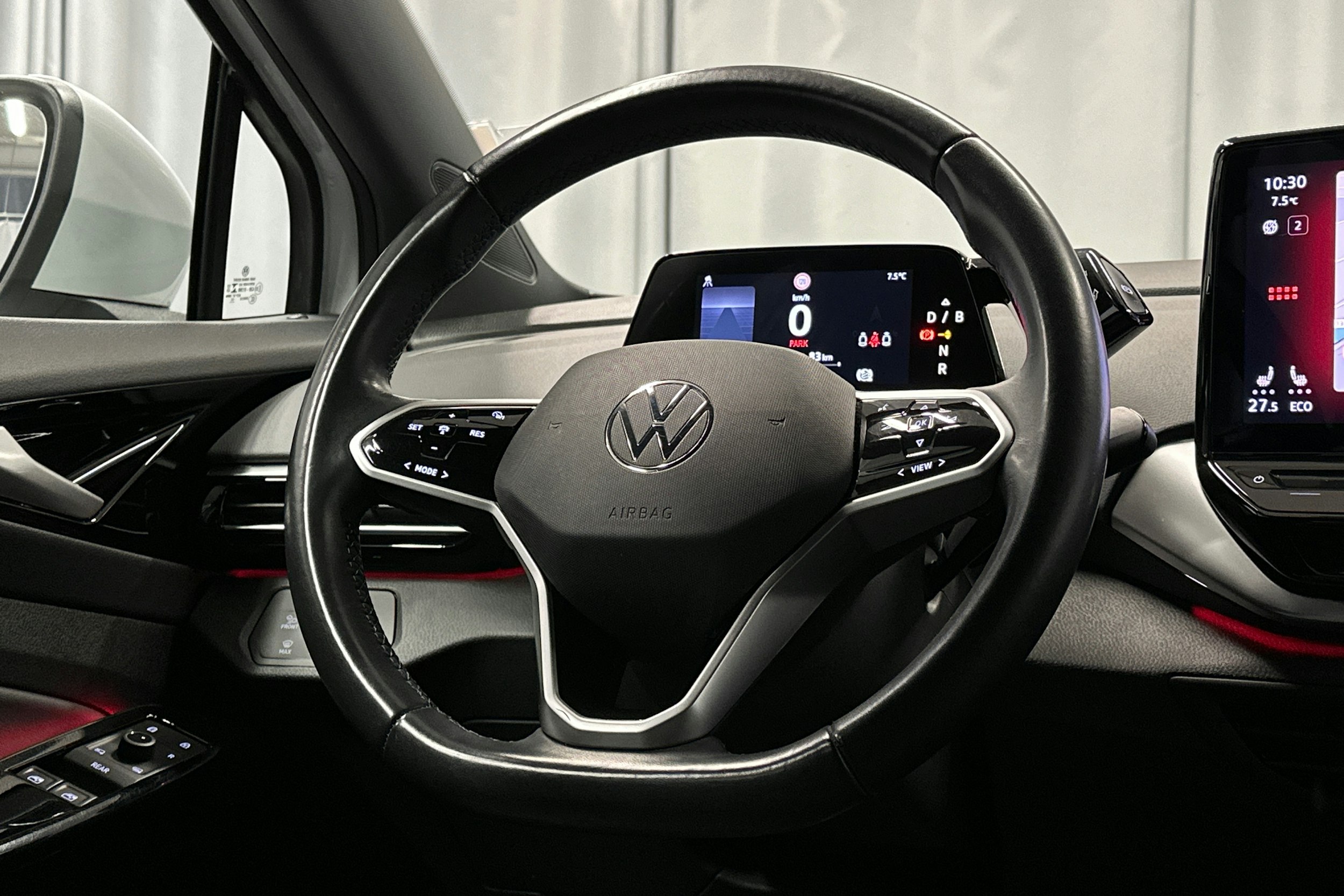 valkoinen Volkswagen ID.5 2022 kuva 18.