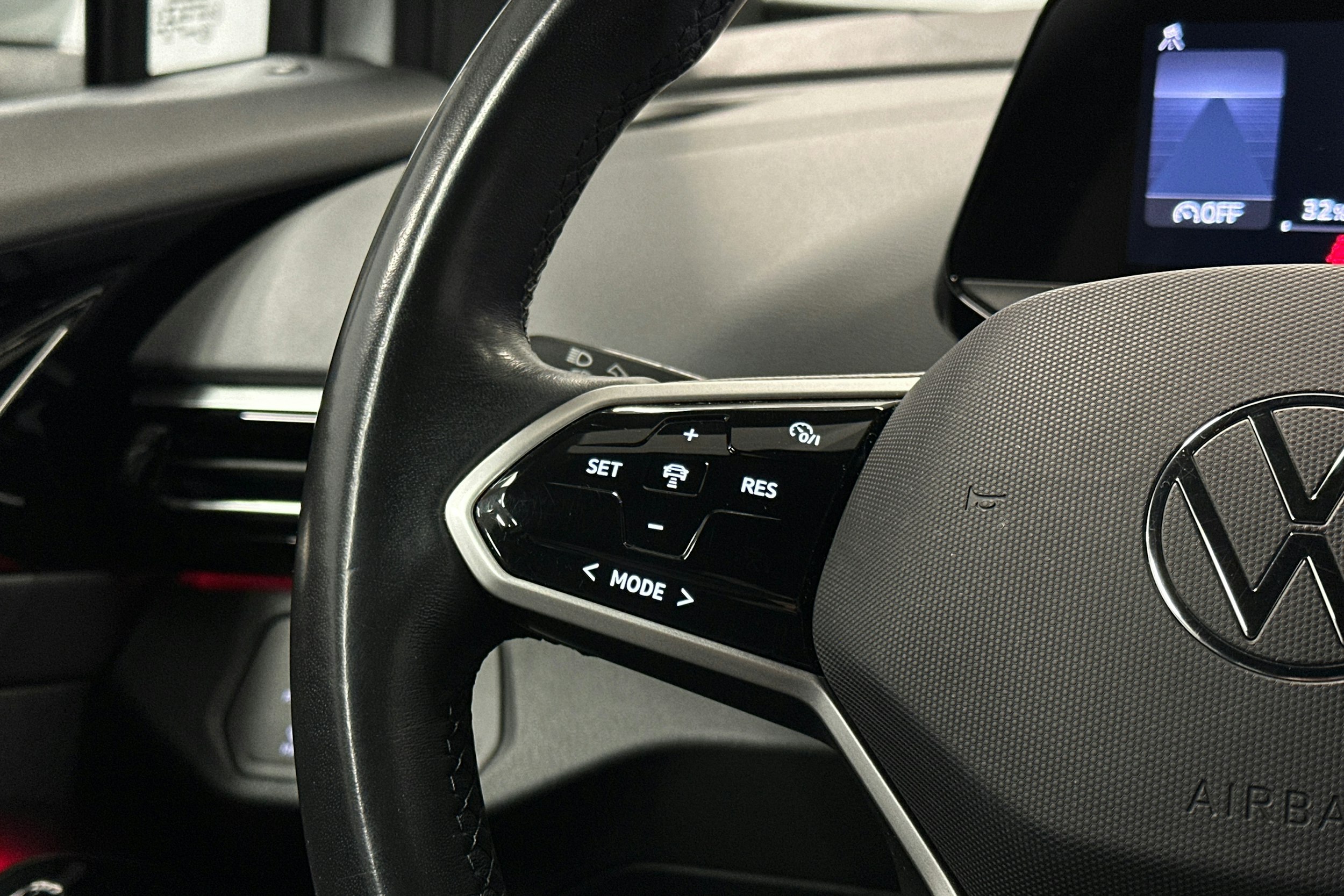 valkoinen Volkswagen ID.5 2022 kuva 19.