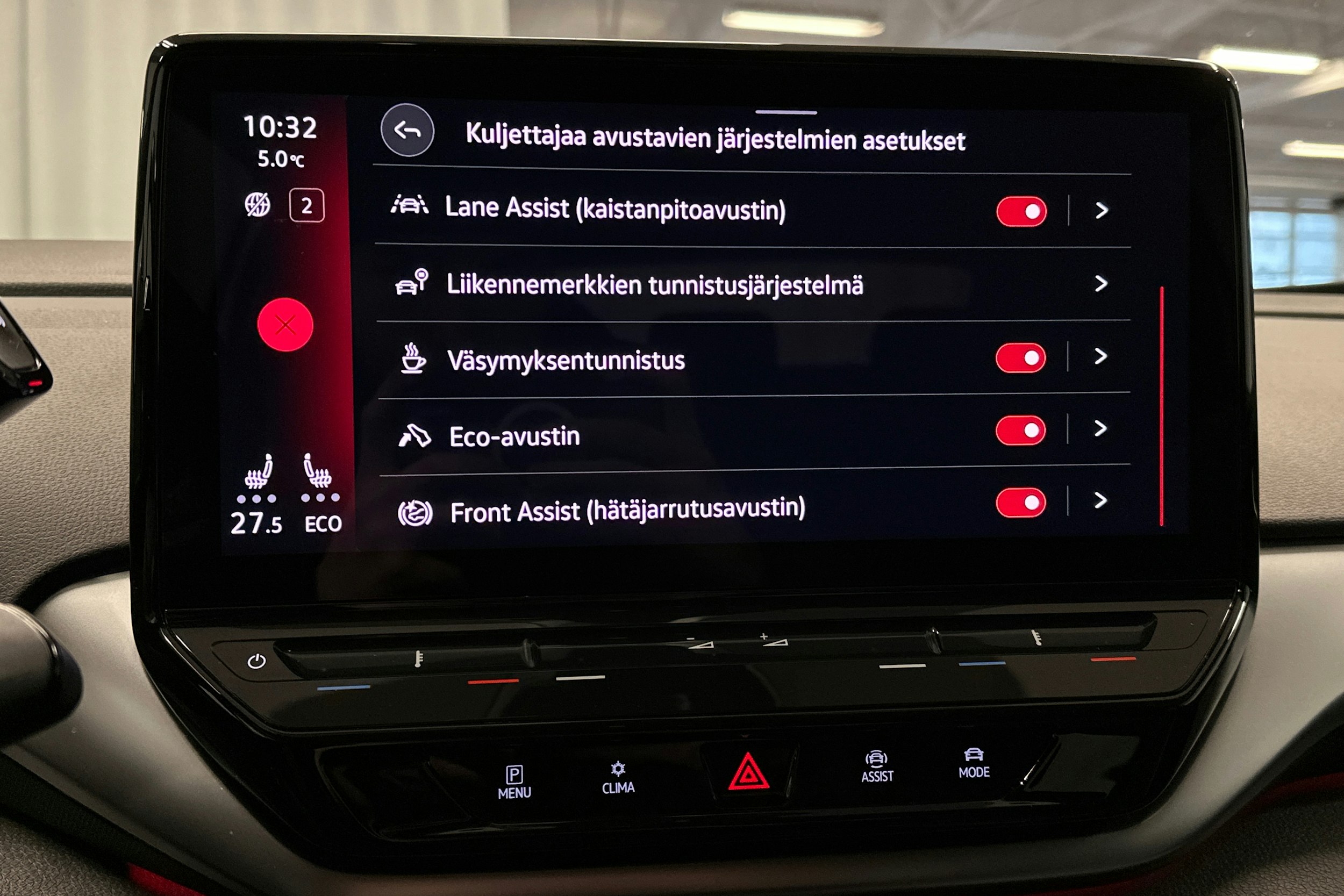 valkoinen Volkswagen ID.5 2022 kuva 27.